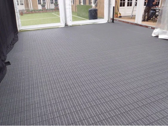 PREMIUM surenkamos grindys (1 m2)